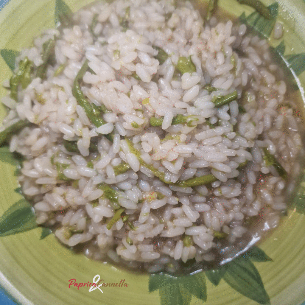 Risotto con asparagi selvatici paprica e cannella