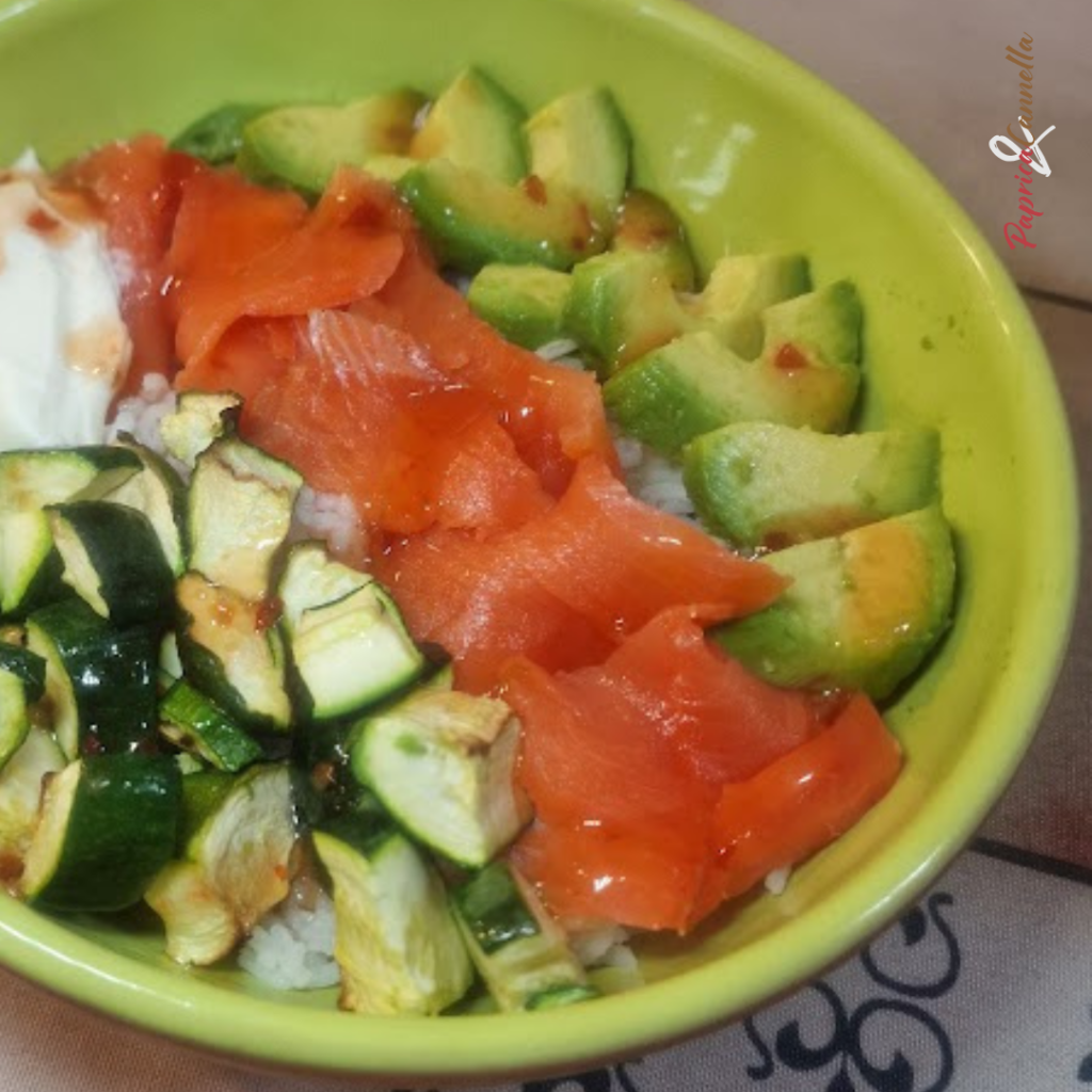 Pokè al salmone affumicato paprica e cannella